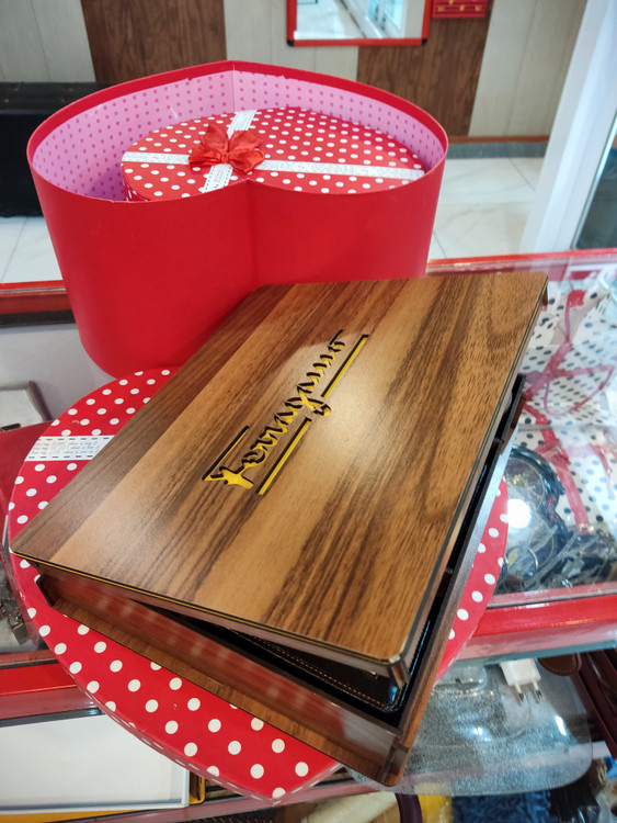 جعبه چوبی مشبک برند فاراگاما