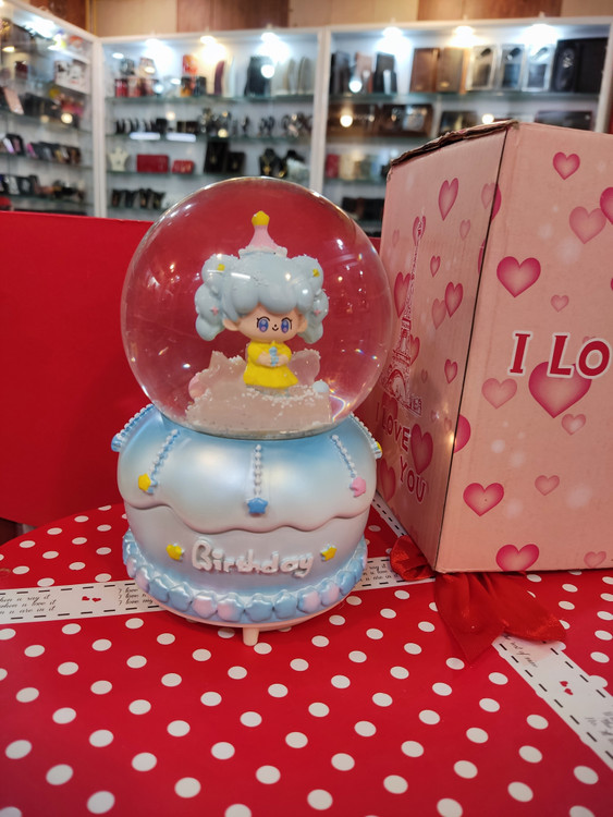 گوی بزرگ پمپی و موزیکال طرح فانتزی