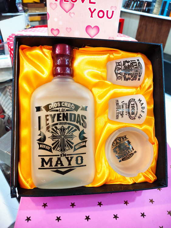 ست شیشه کوتاه و زیر سیگاری و دو عدد شات گرین اپل