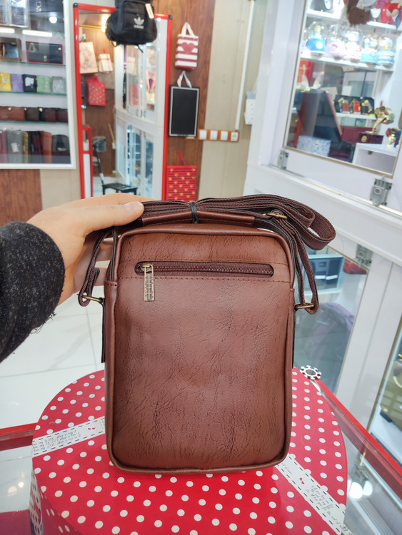 زیپ پشت کیف