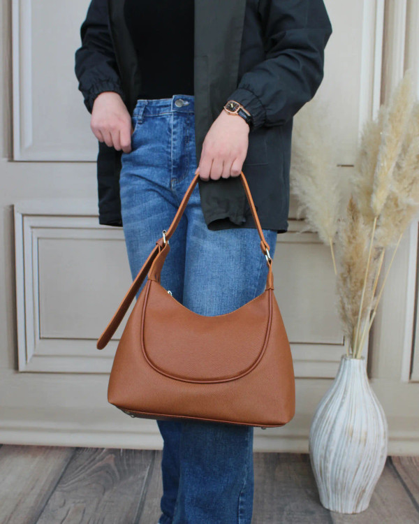 رنگ عسلی ساده ،جنس چرم مصنوعی عالی