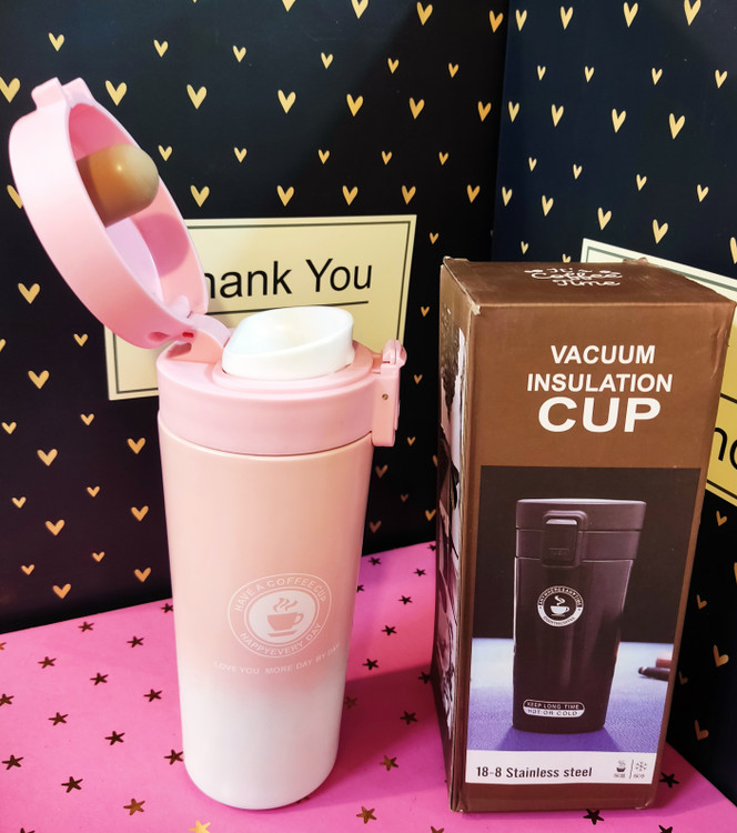 تراول ماگ صورتی و سفید ، باز شدن راحت درب برای استفاده راحت