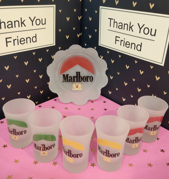 ۶ عدد شات و زیر سیگاری ماربرو