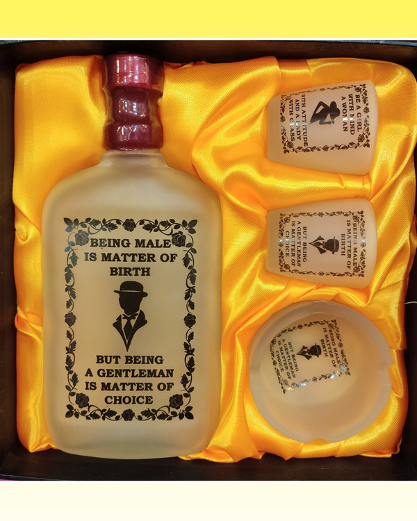 شیشه و جام همراه و یک عدد زیر سیگاری و ۲ عدد شات