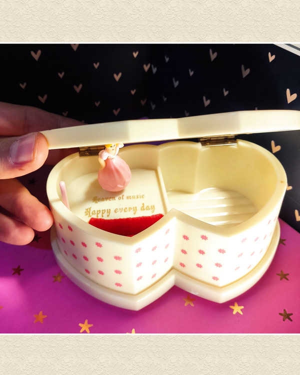 جای جواهر وموزیک باکس کوکی زرد رنگ