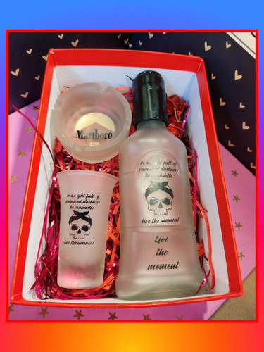 ست شیشه جیبی و یک عدد شات و یک عدد زیر سیگاری