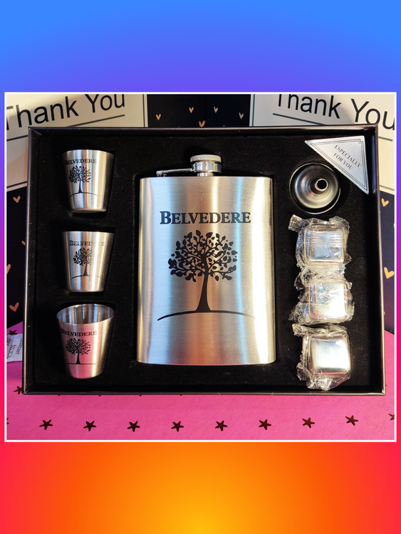 بطری جیبی استیل و قیف ،سه عدد شات ،سه عدد یخ فلزی