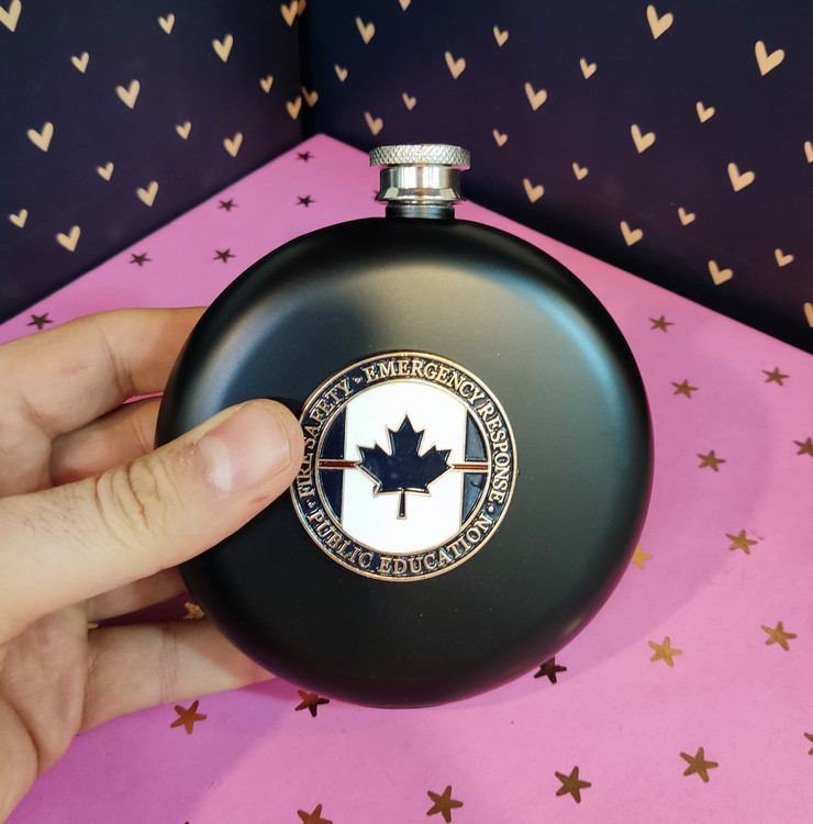 سایز و اندازه بطری ، رنگمشکی بسیار زیبا و شکل گرد ،مدل برگ