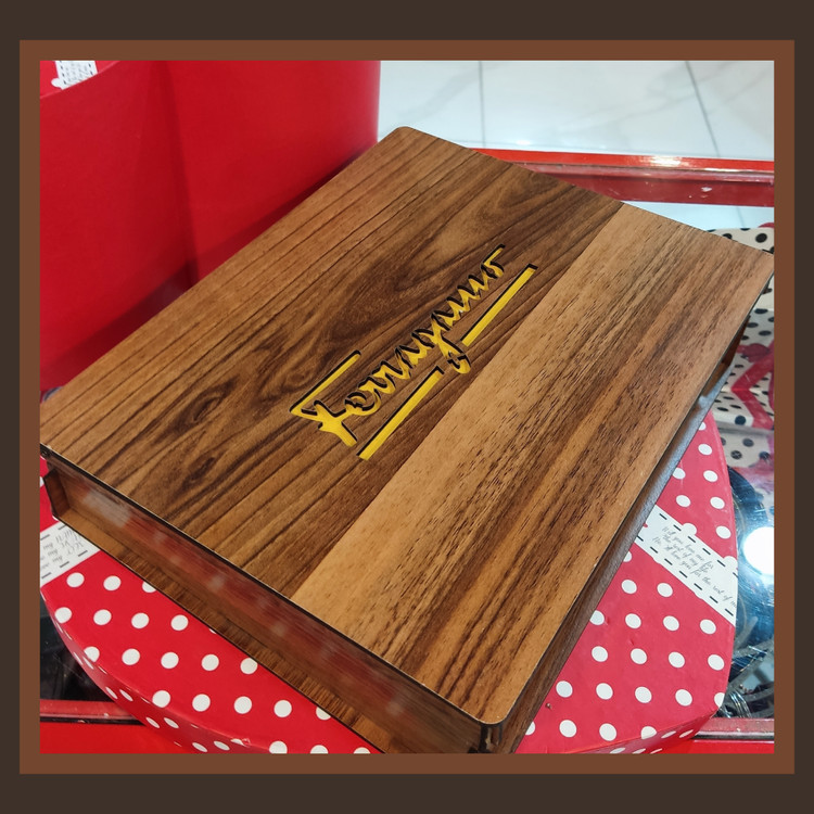 جعبه کادویی زیبا و چوبی مناسب هدیه دادن