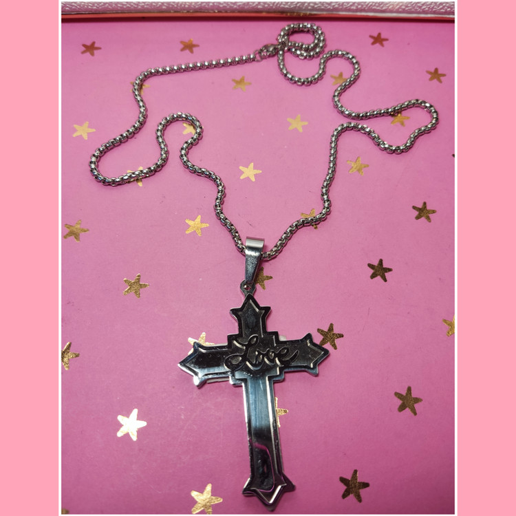 پلاک صلیب استیل با نوشته Love