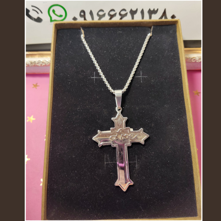 زنجیر و پلاک صلیب ،جعبه کادویی دارد