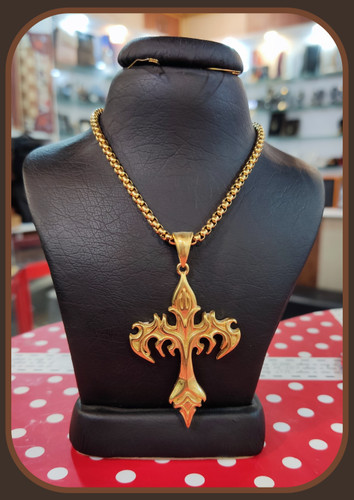 پلاک صلیب طلایی رنگ و زنجیر ۶۰ سانتیمتری