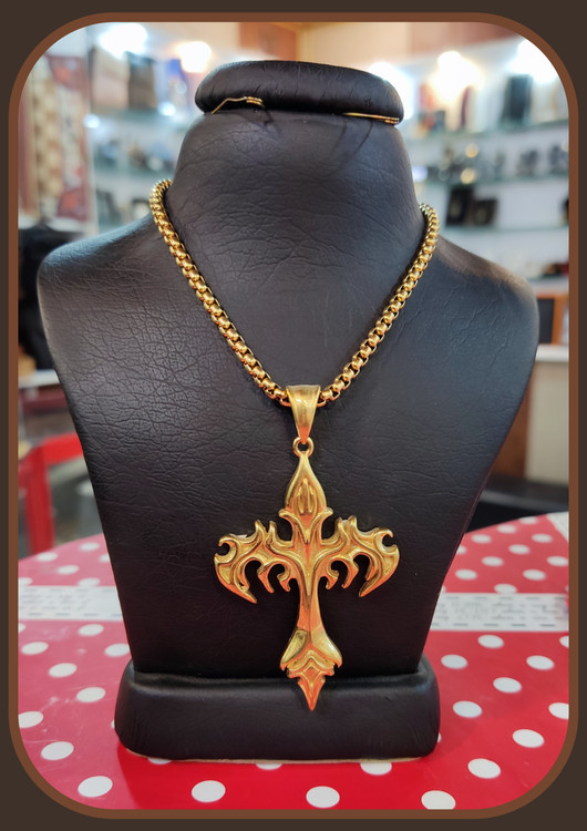 پلاک صلیب طلایی رنگ و زنجیر ۶۰ سانتیمتری