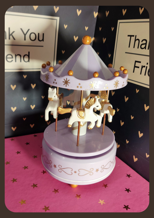 رنگ بنفش ، کراسل کوکی و موزیکال