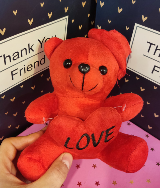 اندازه و ارتفاع خرس ۳۰ سانتیمتر میباشد