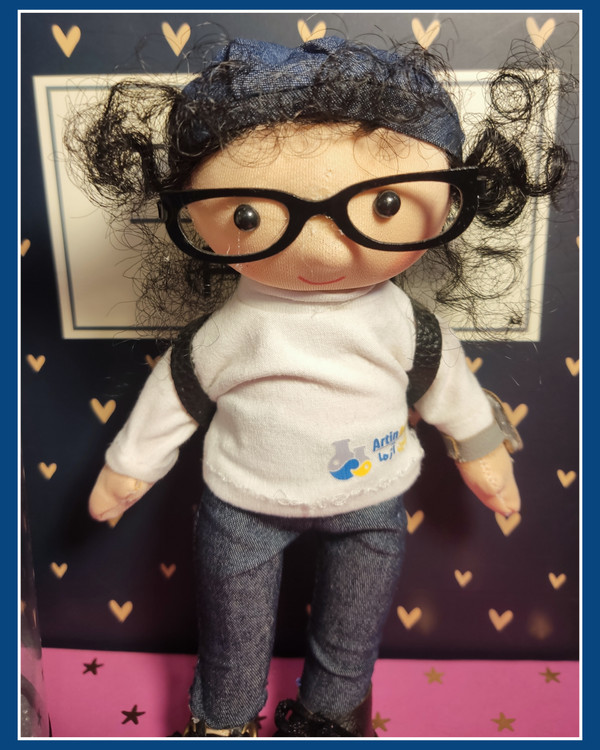 عروسک پسر عینکی روسی ارتفاع ۳۰ سانتیمتر