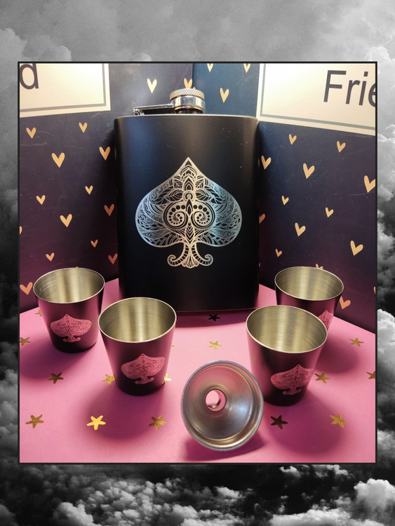 بطری جیبی استیل و قیف و چهر عدد شات