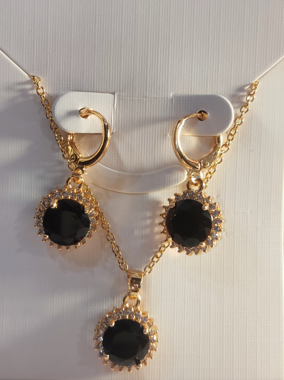 نیم ست استیل طلایی رنگ نگین مشکی ، شبق