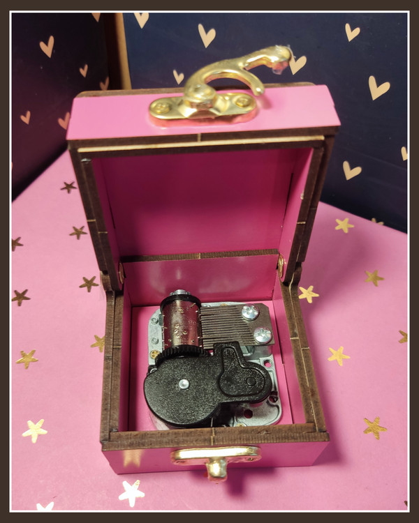 جهبه موزیکال کوکی رنگ صورتی و دخترانه