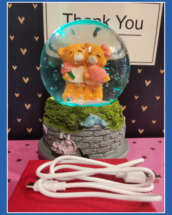 این گوی هم با باطری کار میکند و هم بدون باطری و از طریق کابل