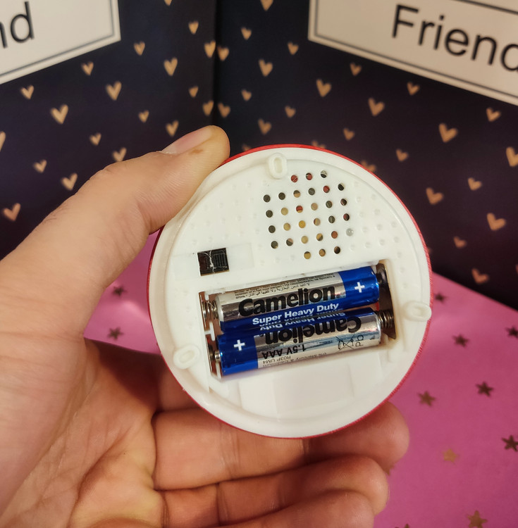 با دو عدد باطری نبم قلم کار میکند