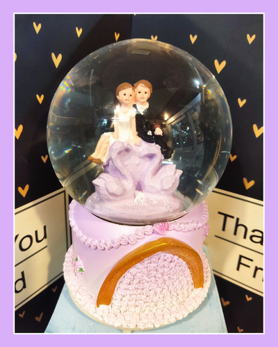 گوی بزرگ پمپی و موزیکال خارجی طرح دختر و پسر