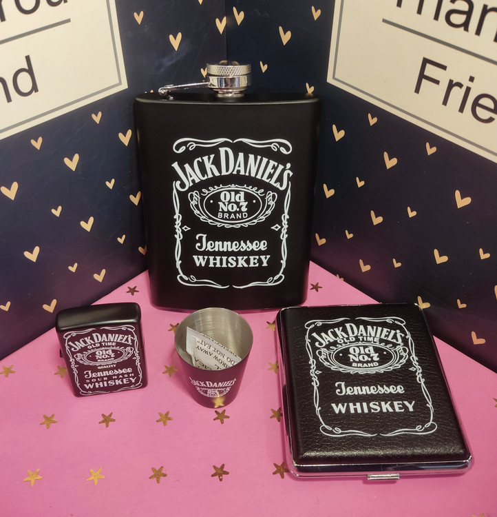 جعبه سیگار ،فندک بنزینی قمقمه استیل و شات jack Daniels