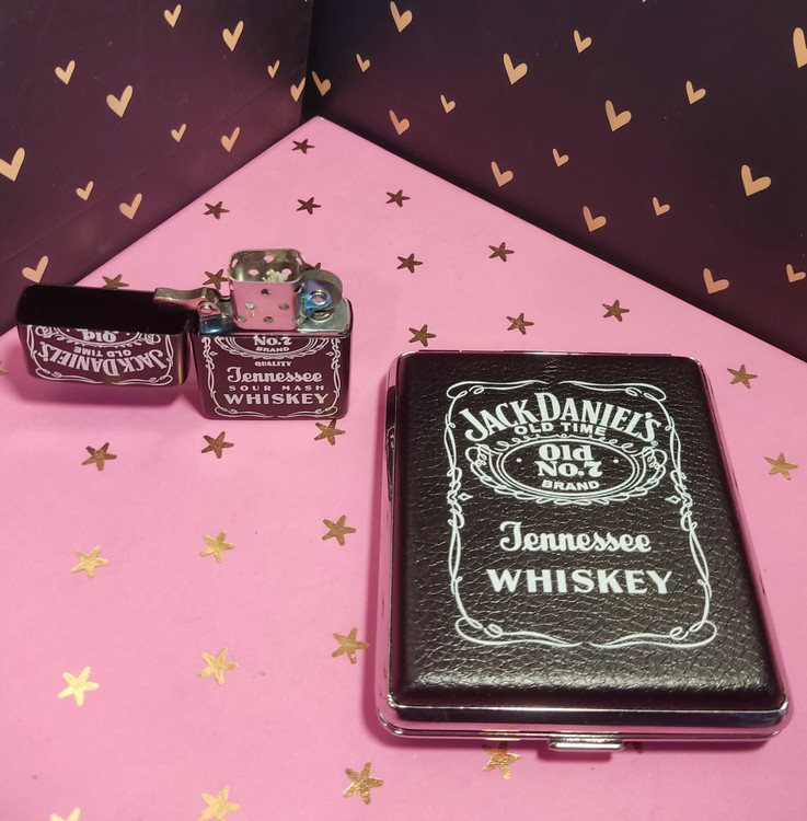 جعبه جای سیگار با روکش چرم و فندک بنزینی اصل