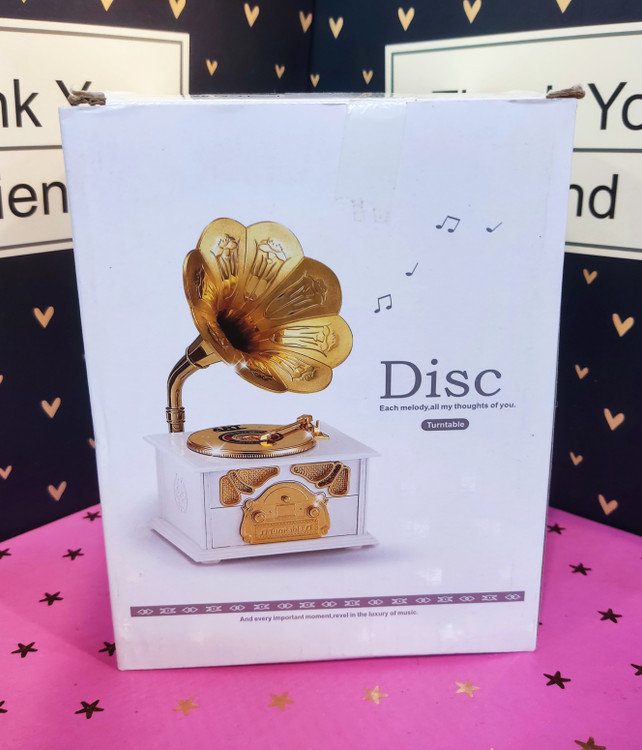 کارتن و جعبه دارد