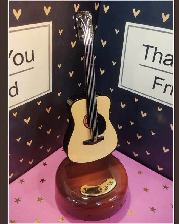 موزیک باکس کوکی و گردان طرح گیتار