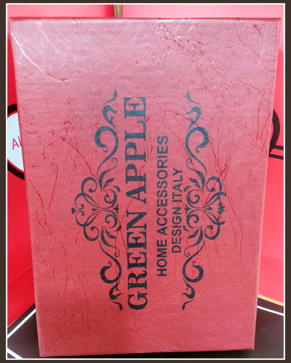 جعبه هارد و محکم جهت ارسال مطمئن و امن دارد