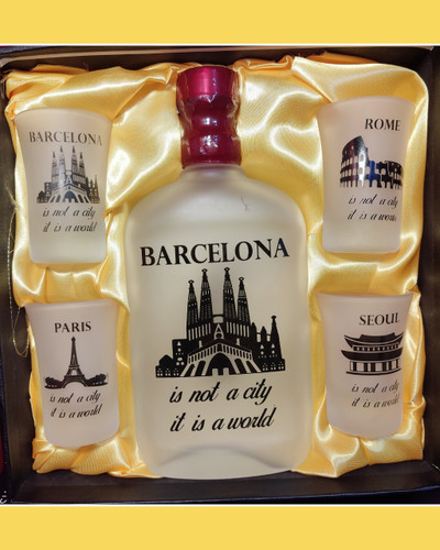 شیشهای کوتاه و ۴ عدد شات بلند ، شیشه مات یا یخی