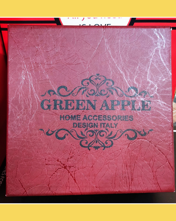 جعبه محکم و هارد جهت ارسال امن دارد